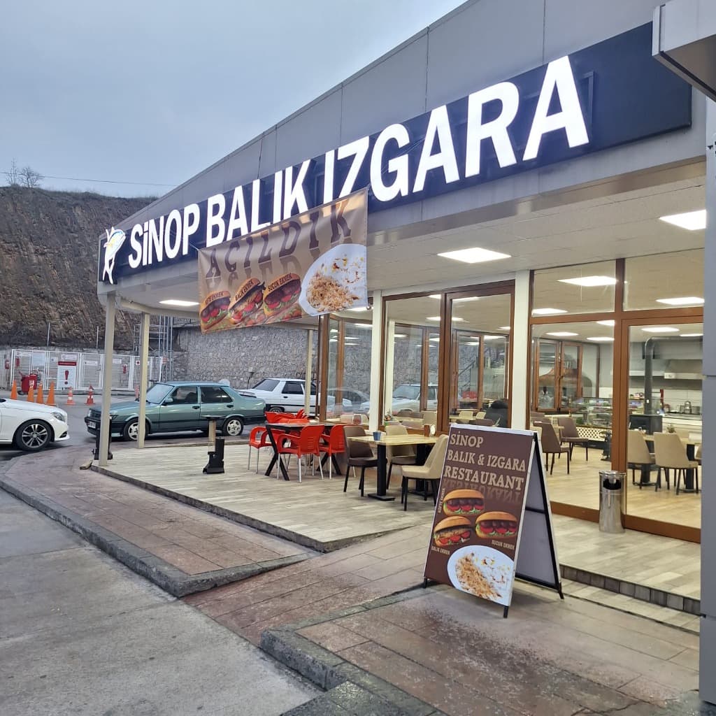 Sinop Balık Izgara Gece Görünümü